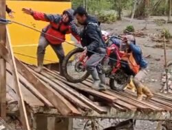 Trail Bener Meriah Bersama Mahasiswa Antarkan Obat ke Samarkilang