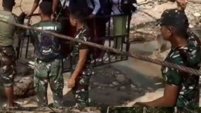 Jeritan Hati Prajurit di Tengah Banjir Susulan Linge: Demi Anak Sekolah dan Warga, TNI Terjang Arus Deras Bantu Penyeberangan di Kala ilie Jamat