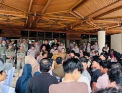 Demo di Kantor Gubernur, Mahasiswa Tagih Ketegasan DLHK Aceh dan Wasnaker terhadap Perusahaan Getah Pinus