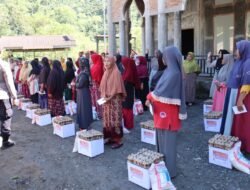 Polri Peduli, Polres Aceh Tengah Salurkan Sembako untuk Warga Lelumu Kecamatan Pegasing 