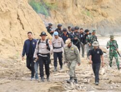 Patroli Gabungan TNI-Polri dan Satpol PP Sisir Dugaan PETI, Tegaskan Komitmen Berantas Penambangan Ilegal