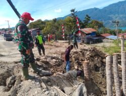 12 Personel Yonif 854/DK Dikerahkan Bantu Rekonstruksi Jembatan Bailey di Kala Segi